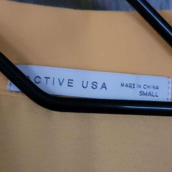 Active USA Mustard Yellow V Neck Blouse Size Small - Picture 4 of 14